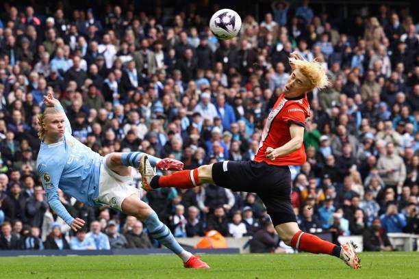 英雄联盟-高调大胜低调卫冕，曼城为决战皇马做好准备