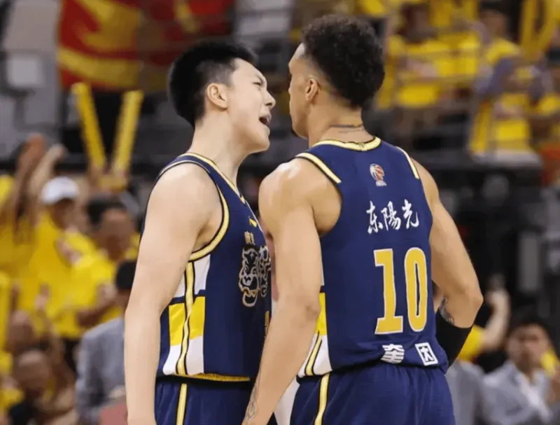 九游体育官方网站-全靠你们！广东仅3人得分上双，奎因胡明轩杜润旺合砍74分